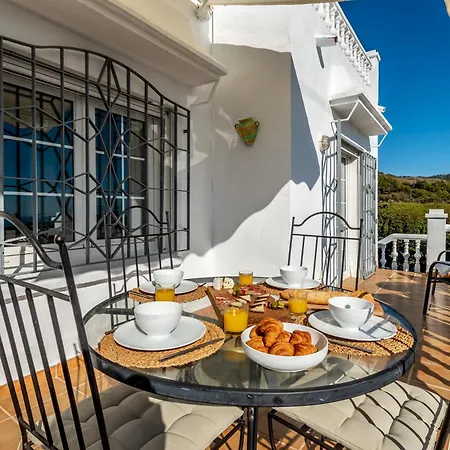 Olivos With Heated Pool